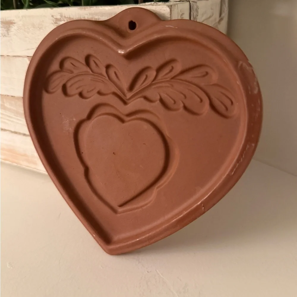 Country Home Collections Heart Cookie Mold 1992 Brown Heart within a HEART